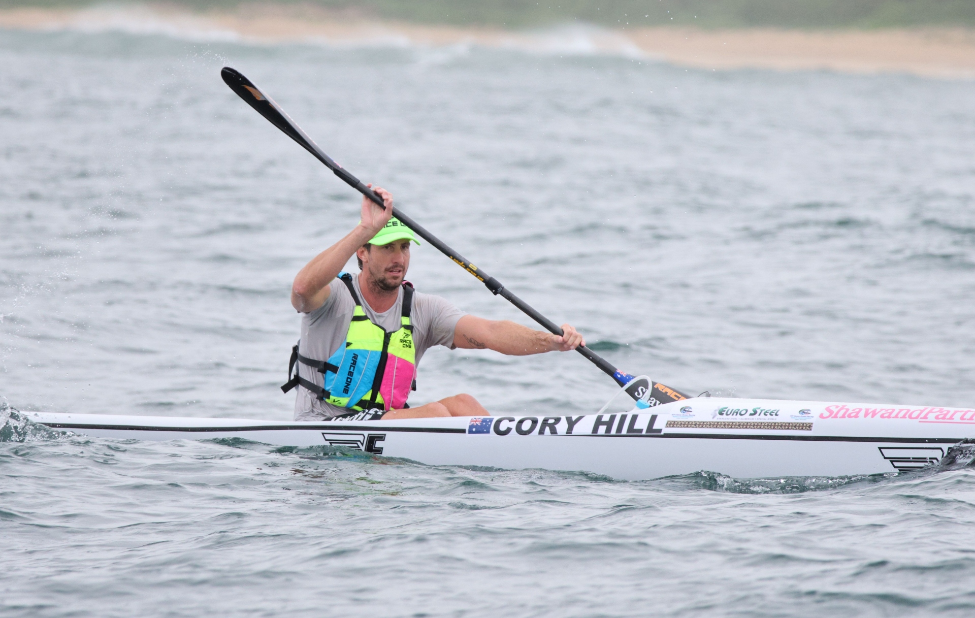 Hill wins fourth world title as home favourite Bester delivers in