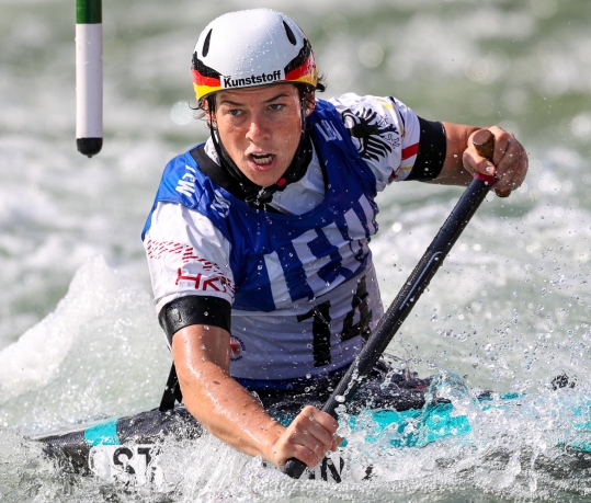 Lena STOECKLIN Lena STOECKLIN