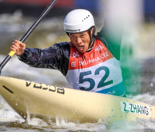 2022 ICF CANOE SLALOM WORLD CUP PRAGUE Zhicheng Zhang