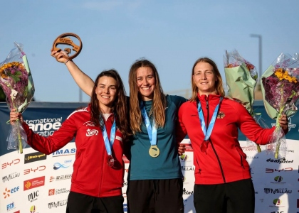 Ottilie Robinson-Shaw canoe freestyle Millau 2026 podium