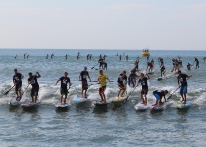SUP group stand up paddling