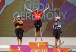 Angele Hug kayak cross Sydney 2025 France podium