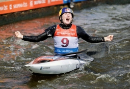 Evy Leibfarth USA kayak slalom 2025 Prague