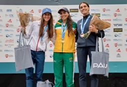 Jessica Fox made it two from two in C1 at the World Cup this season 