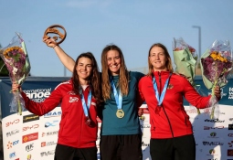 Ottilie Robinson-Shaw canoe freestyle Millau 2026 podium