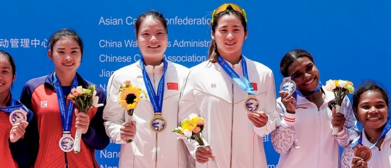 Shixiao Xu and Mengya Sun won the women's C2 500m title