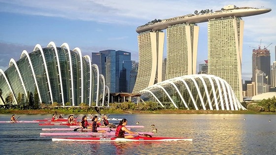 70- Marina Bay, Singapore @yo_itsmin #Paddle100 Canoe Kayak SUP