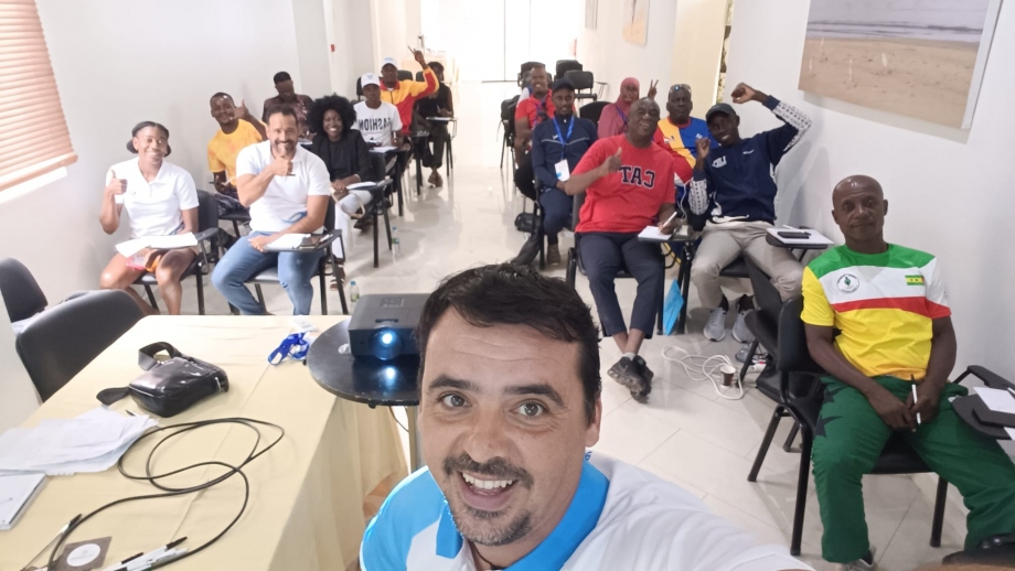 Isaac Villa Santos canoe sprint coaching course Angola ICF