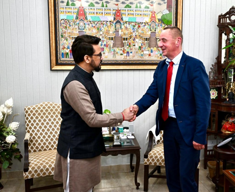 Anurag Thakur with Thomas Kontietzko in India