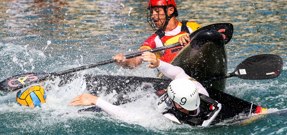 Bateaux de canoë-polo