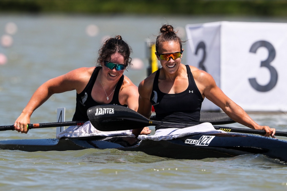 New Zealand <a href='/webservice/athleteprofile/36282' data-id='36282' target='_blank' class='athlete-link'>Lisa Carrington</a> <a href='/webservice/athleteprofile/51808' data-id='51808' target='_blank' class='athlete-link'>Aimee Fisher</a>