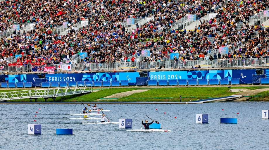 Charlotte Henshaw Paris 2024 Paracanoe KL2 victory