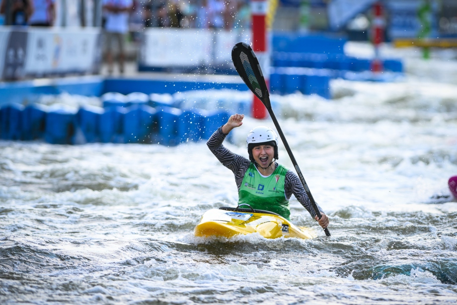 Czech Katerina Becova kayak cross Krakow 2023