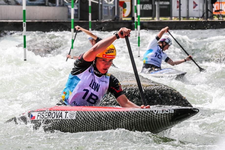 Czech women C1 slalom team Augsburg 2022