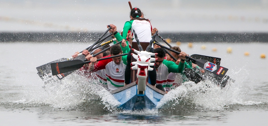 Carrera de Dragon Boat