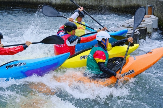 Kayak cross race China 2024