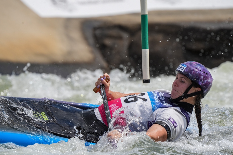 Kimberley Woods Great Britain kayak cross Sydney 2025 action 2