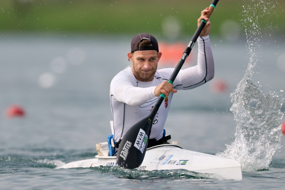 Hungary's Peter Kiss had it easy in the men's KL1