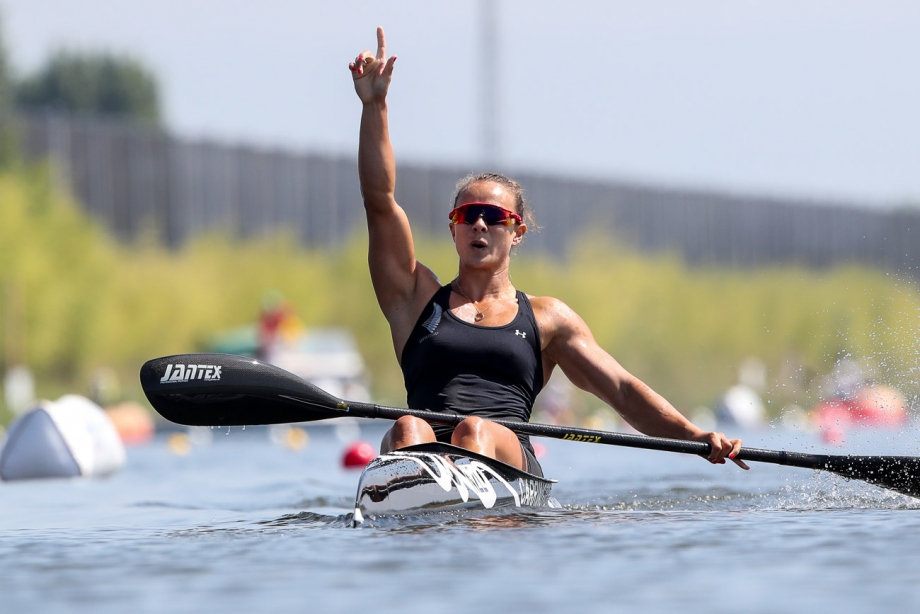 New Zealand <a href='/webservice/athleteprofile/36282' data-id='36282' target='_blank' class='athlete-link'>Lisa Carrington</a> K1 200 gold Montemor 2018