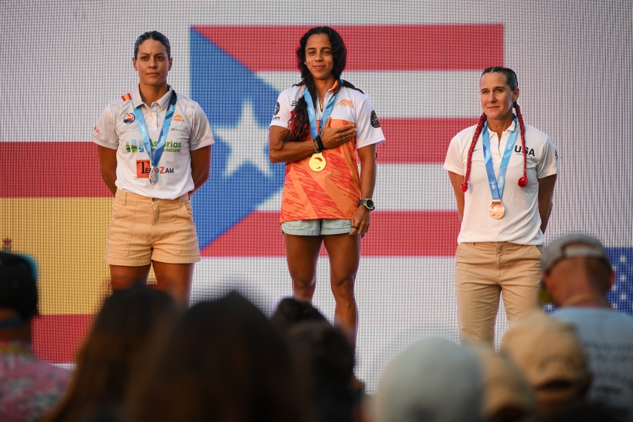 Puerto Rico's Mariecarmen Rivera stands on top of the podium Mariecarmen Rivera Puerto Rico SUP Abu Dhabi 2025