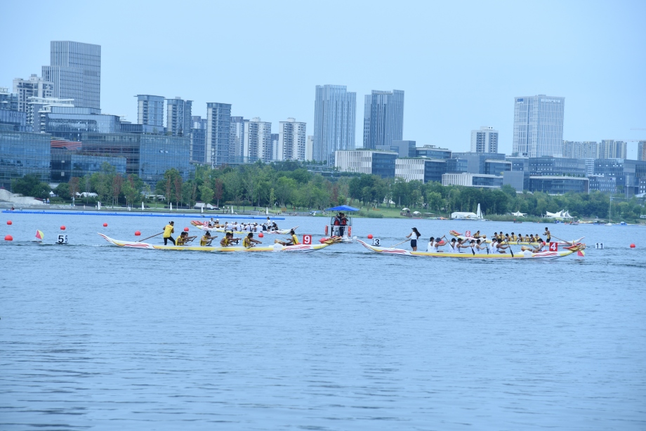 Four semi-finals took place in the morning session