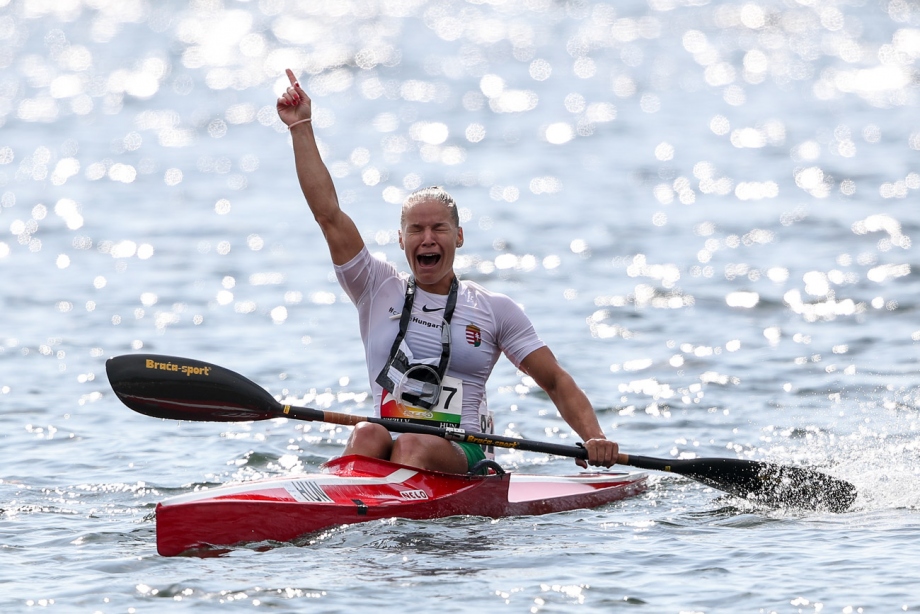 Hungary <a href='/webservice/athleteprofile/49657' data-id='49657' target='_blank' class='athlete-link'>Vanda Kiszli</a> canoe marathon